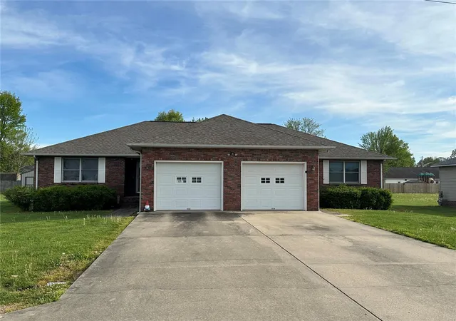 Photo 2 of Multi family home for sale at 803 Susan St #A-B, Dexter, MO 63841 | MLS# 25028015 | Listing updated on 2025-04-29