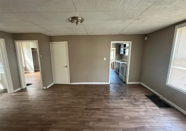 Photo 3 of Single family home for sale at 339 Midridge Dr, Saint Louis, MO 63137 | MLS# 25028039 | Listing updated on 2025-04-29