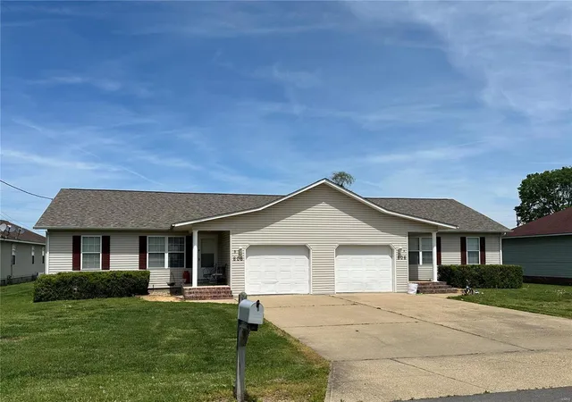 Photo 1 of Multi family home for sale at 806 Susan St #A-B, Dexter, MO 63841 | MLS# 25028040 | Listing updated on 2025-04-29
