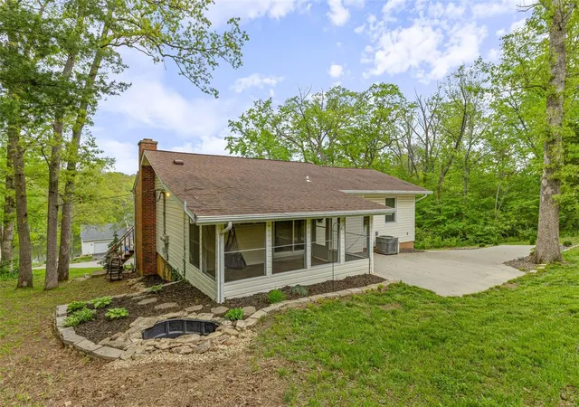 Photo 1 of Single family home for sale at 12207 Cedar Cir Dr, Sainte Genevieve, MO 63670 | MLS# 25028057 | Listing updated on 2025-04-30