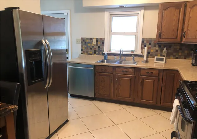 Photo 2 of Single family home for sale at 440 Thurston Ave, Saint Louis, MO 63134 | MLS# 25028084 | Listing updated on 2025-04-30