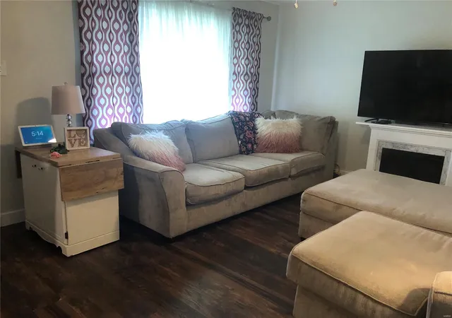 Photo 3 of Single family home for sale at 440 Thurston Ave, Saint Louis, MO 63134 | MLS# 25028084 | Listing updated on 2025-04-30