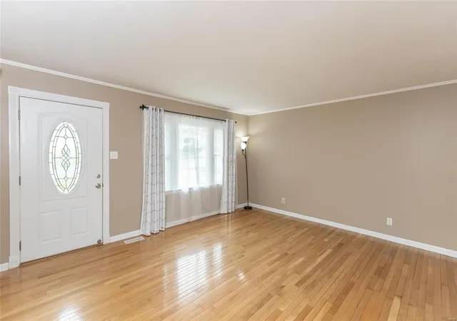 Photo 3 of Single family home for sale at 613 S Duchesne Dr, Saint Charles, MO 63301 | MLS# 25028115 | Listing updated on 2025-04-30