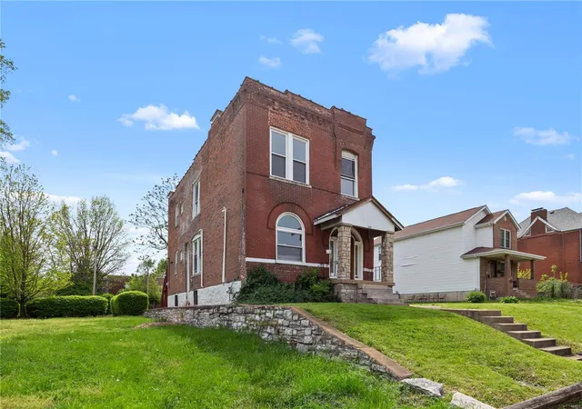 Photo 2 of Single family home for sale at 4212 E Page, Saint Louis, MO 63113 | MLS# 25028126 | Listing updated on 2025-04-30