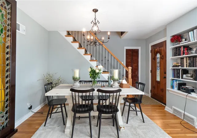 Photo 2 of Single family home for sale at 126 Manlyn Dr, Saint Louis, MO 63122 | MLS# 25028132 | Listing updated on 2025-04-30