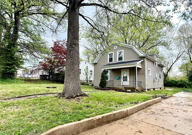 Photo 1 of Single family home for sale at 3710 Boswell Ave, Saint Louis, MO 63114 | MLS# 25028192 | Listing updated on 2025-04-30