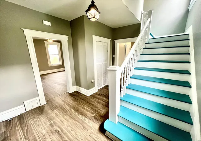 Photo 3 of Single family home for sale at 3710 Boswell Ave, Saint Louis, MO 63114 | MLS# 25028192 | Listing updated on 2025-04-30