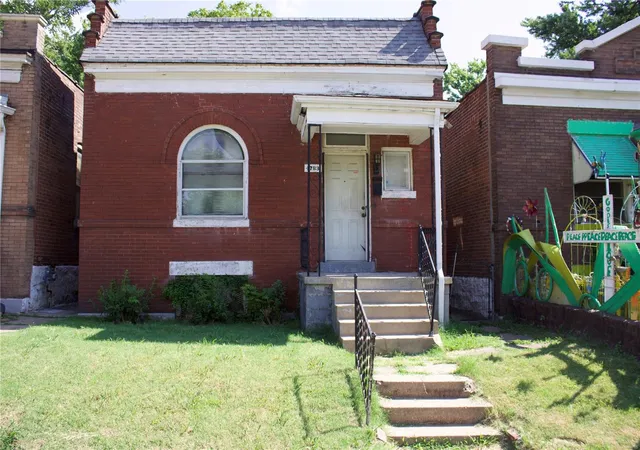 Photo 1 of Single family home for sale at 4783 Cupples Pl, Saint Louis, MO 63113 | MLS# 25028205 | Listing updated on 2025-04-30