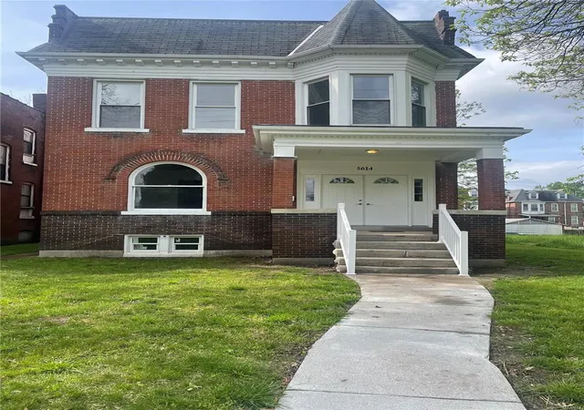 Photo 1 of Single family home for sale at 5614 Etzel Ave, Saint Louis, MO 63112 | MLS# 25028223 | Listing updated on 2025-05-06