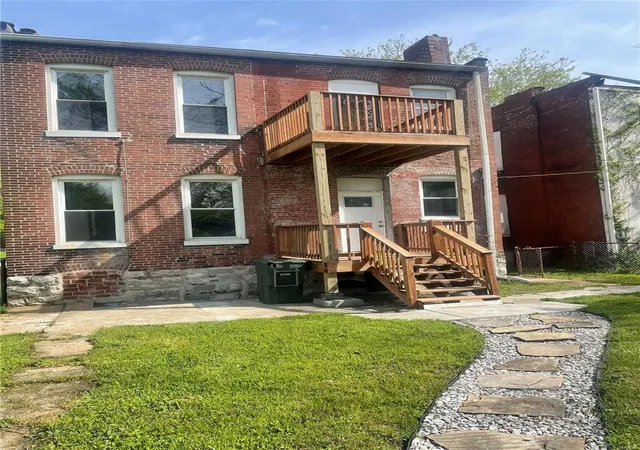 Photo 3 of Single family home for sale at 5614 Etzel Ave, Saint Louis, MO 63112 | MLS# 25028223 | Listing updated on 2025-05-06