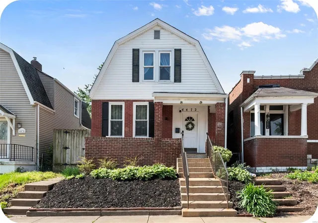 Photo 1 of Single family home for sale at 4472 Delor St, Saint Louis, MO 63116 | MLS# 25028284 | Listing updated on 2025-04-30
