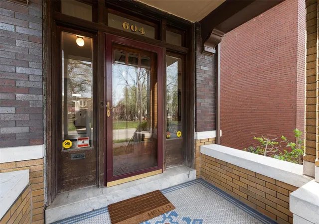 Photo 2 of Single family home for sale at 604 Bellerive Blvd, Saint Louis, MO 63111 | MLS# 25028326 | Listing updated on 2025-04-30