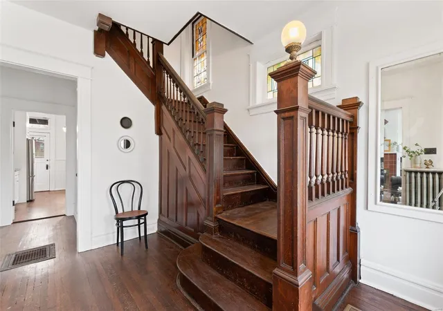 Photo 3 of Single family home for sale at 604 Bellerive Blvd, Saint Louis, MO 63111 | MLS# 25028326 | Listing updated on 2025-04-30