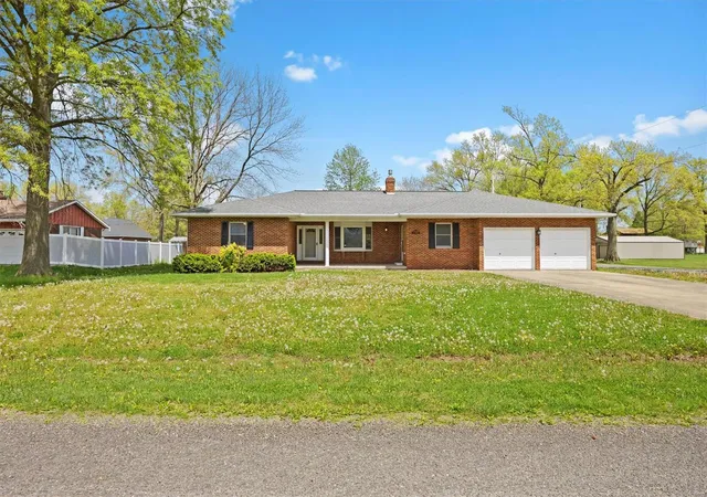 Photo 1 of Single family home for sale at 735 Buss St, Saint Libory, IL 62282 | MLS# 25028349 | Listing updated on 2025-04-30