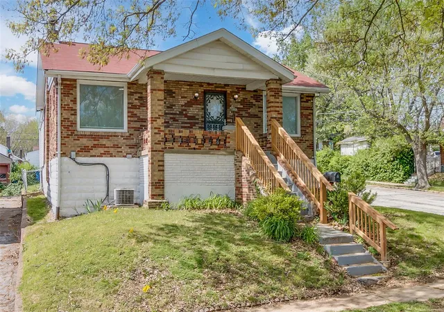 Photo 2 of Single family home for sale at 8132 John Pl, Saint Louis, MO 63114 | MLS# 25028385 | Listing updated on 2025-04-30