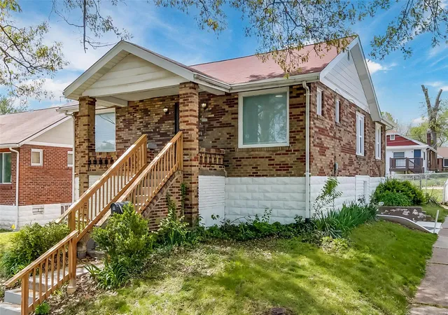 Photo 3 of Single family home for sale at 8132 John Pl, Saint Louis, MO 63114 | MLS# 25028385 | Listing updated on 2025-04-30