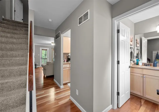 Photo 3 of Townhouse for sale at 861 Forest Tr Dr #D, Chesterfield, MO 63017 | MLS# 25028514 | Listing updated on 2025-05-02
