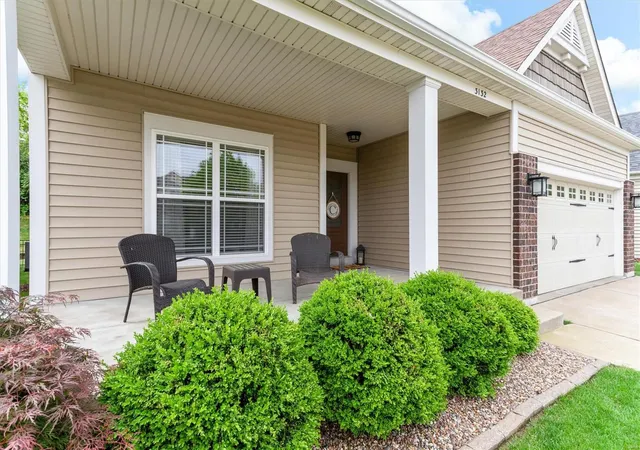 Photo 2 of Single family home for sale at 3132 Calhoun Dr, Saint Charles, MO 63301 | MLS# 25028561 | Listing updated on 2025-05-02