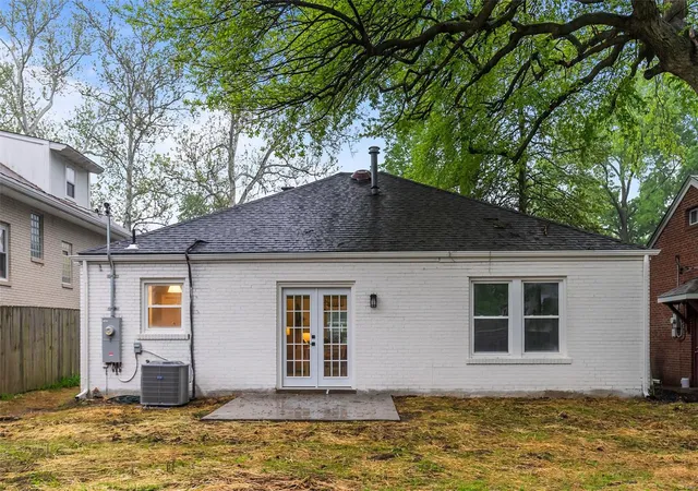 Photo 2 of Single family home for sale at 811 Brownell Ave, Saint Louis, MO 63122 | MLS# 25028567 | Listing updated on 2025-05-01