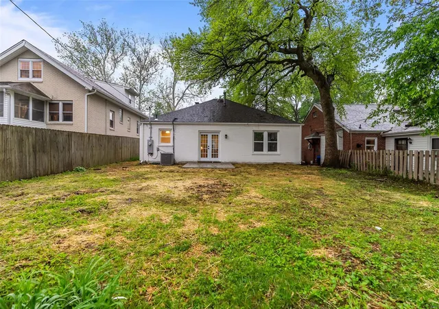 Photo 3 of Single family home for sale at 811 Brownell Ave, Saint Louis, MO 63122 | MLS# 25028567 | Listing updated on 2025-05-01