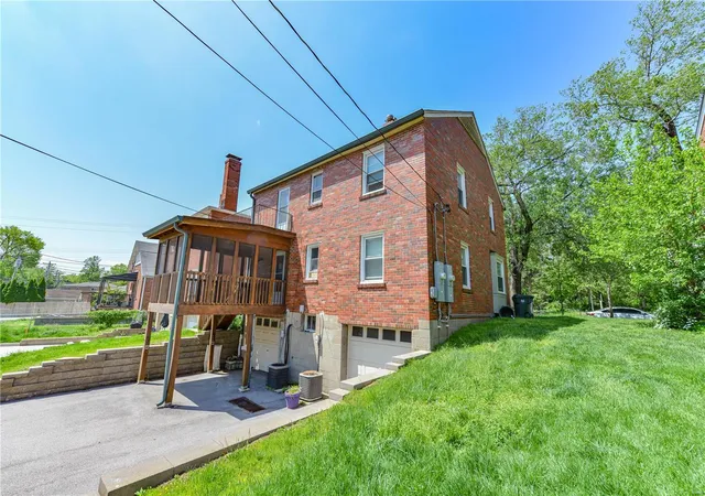 Photo 20 of Multi family home for sale at 1060 E Linden Ave, Saint Louis, MO 63117 | MLS# 25028612 | Listing updated on 2025-05-07