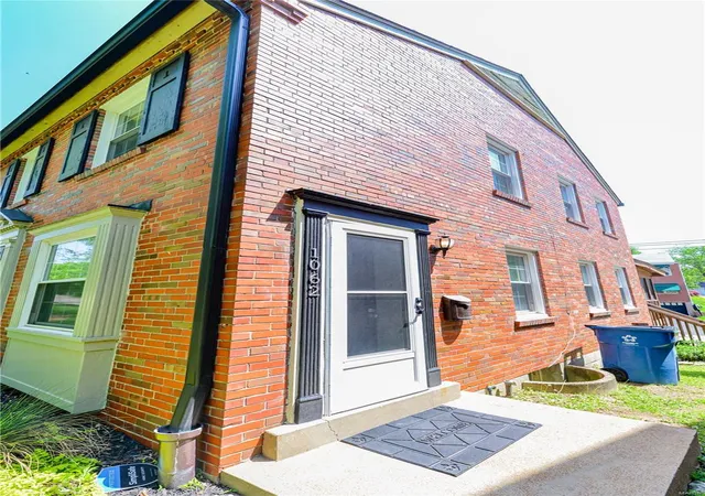 Photo 2 of Multi family home for sale at 1060 E Linden Ave, Saint Louis, MO 63117 | MLS# 25028612 | Listing updated on 2025-05-07