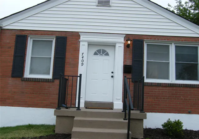 Photo 3 of Single family home for sale at 7409 Morganford Rd, Saint Louis, MO 63116 | MLS# 25028619 | Listing updated on 2025-05-02