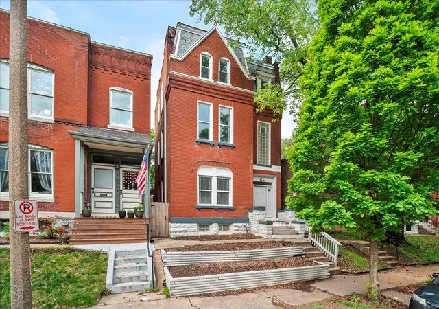 Photo 1 of Single family home for sale at 3431 California Ave, Saint Louis, MO 63118 | MLS# 25028682 | Listing updated on 2025-05-02