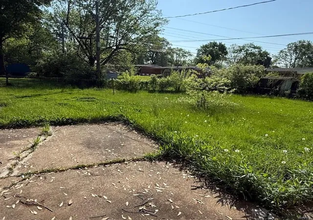 Photo 3 of Single family home for sale at 9732 Glen Owen Dr, Saint Louis, MO 63136 | MLS# 25028683 | Listing updated on 2025-05-01