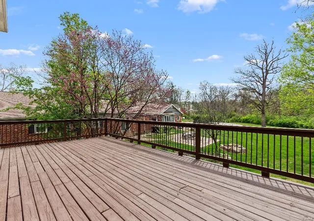 Photo 4 of Single family home for sale at 625 Pinebrook Dr, Chesterfield, MO 63017 | MLS# 25028688 | Listing updated on 2025-05-01