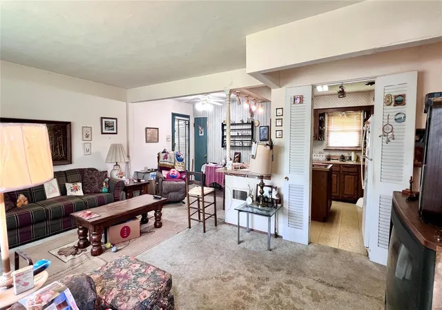 Photo 3 of Single family home for sale at 1642 Union Rd, Saint Louis, MO 63125 | MLS# 25028692 | Listing updated on 2025-05-02
