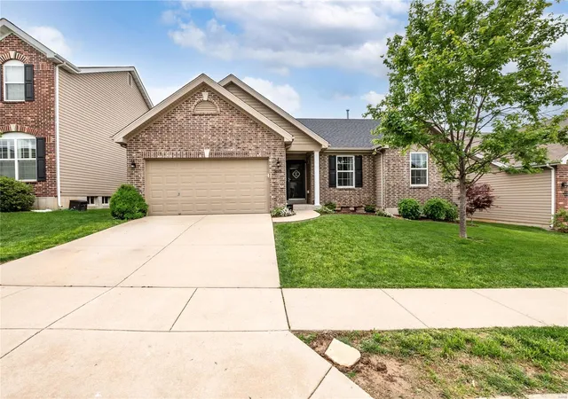 Photo 1 of Single family home for sale at 9869 Vicksburg Siege Ct, Saint Louis, MO 63123 | MLS# 25028714 | Listing updated on 2025-05-06