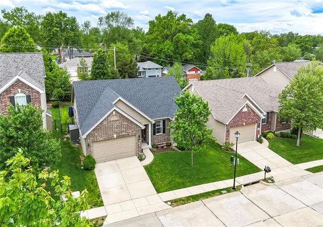 Photo 2 of Single family home for sale at 9869 Vicksburg Siege Ct, Saint Louis, MO 63123 | MLS# 25028714 | Listing updated on 2025-05-06