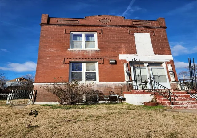 Photo 1 of Sale Pending at 1441 Temple Pl, Saint Louis, MO 63112 | MLS# 25028833 | Listing updated on 2025-05-07