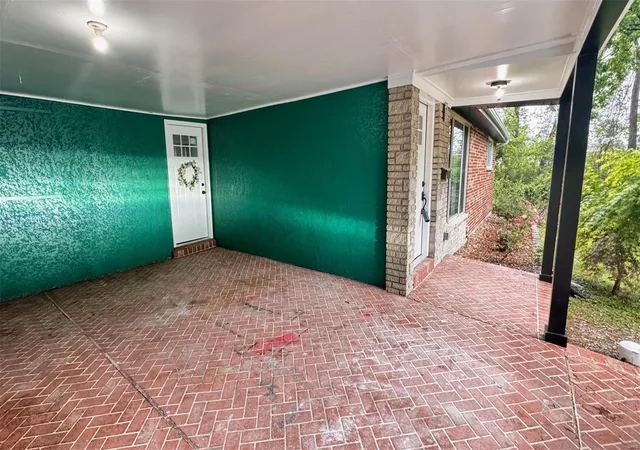 Photo 2 of Single family home for sale at 8517 Walton Woods Ct, Saint Louis, MO 63114 | MLS# 25028874 | Listing updated on 2025-05-03