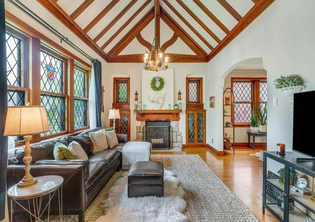 Photo 2 of Single family home for sale at 4080 Alma Ave, Saint Louis, MO 63116 | MLS# 25028891 | Listing updated on 2025-05-02