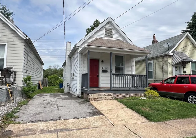 Photo 1 of Single family home for sale at 8423 Tennessee Ave, Saint Louis, MO 63125 | MLS# 25029048 | Listing updated on 2025-05-06
