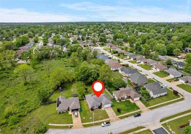 Photo 24 of Single family home for sale at 835 S Suburban Ave, Springfield, MO 65802 | MLS# 25029066 | Listing updated on 2025-05-08