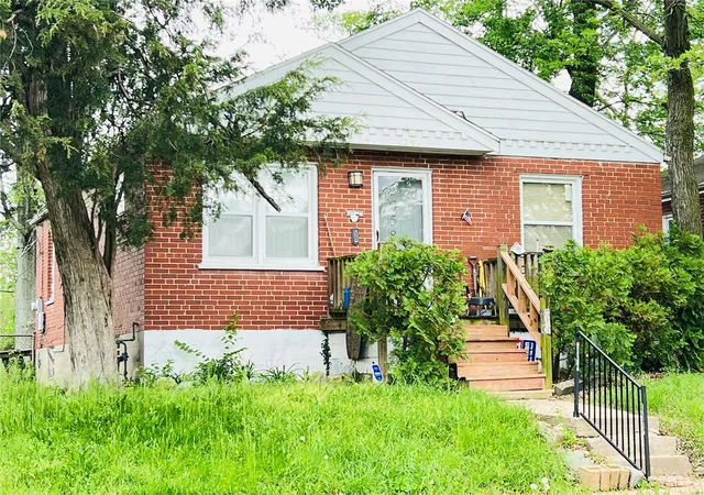 Photo 2 of Single family home for sale at 5658 Maffitt Ave, Saint Louis, MO 63112 | MLS# 25029109 | Listing updated on 2025-05-04