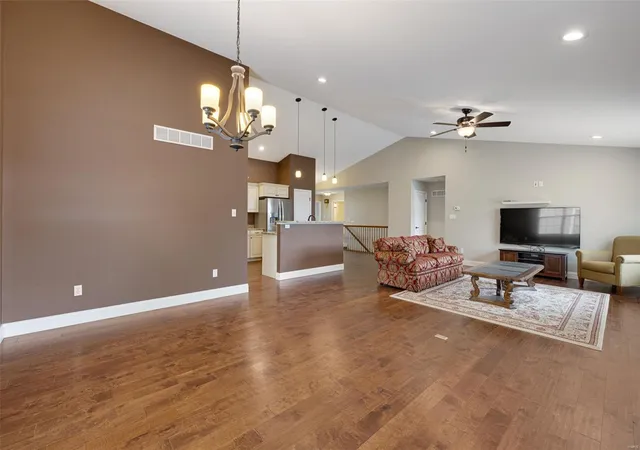 Photo 2 of Single family home for sale at 433 Cherry Crk Ln, Farmington, MO 63640 | MLS# 25029123 | Listing updated on 2025-05-05