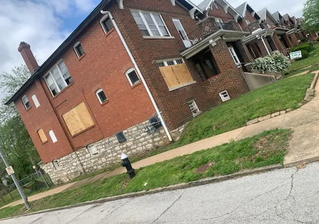 Photo 2 of Single family home for sale at 4700 Lee Ave, Saint Louis, MO 63115 | MLS# 25029143 | Listing updated on 2025-05-04
