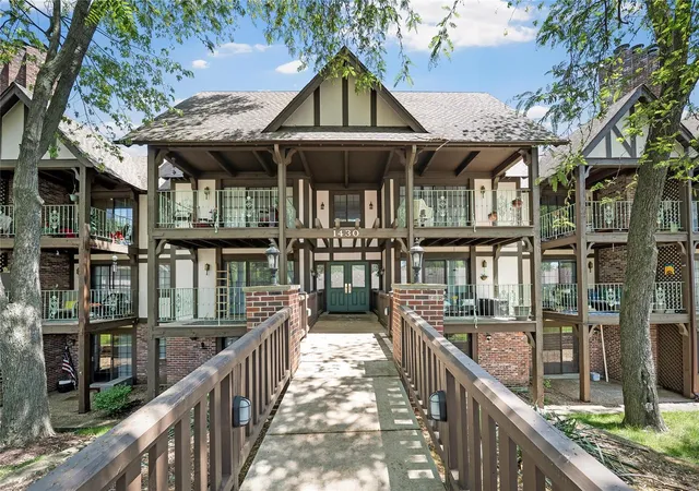 Photo 1 of Condo for sale at 1430 Heritage #101, Saint Charles, MO 63303 | MLS# 25029165 | Listing updated on 2025-05-12