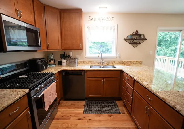 Photo 2 of Single family home for sale at 378 Westwind Ests Ln, Valley Park, MO 63088 | MLS# 25029175 | Listing updated on 2025-05-06