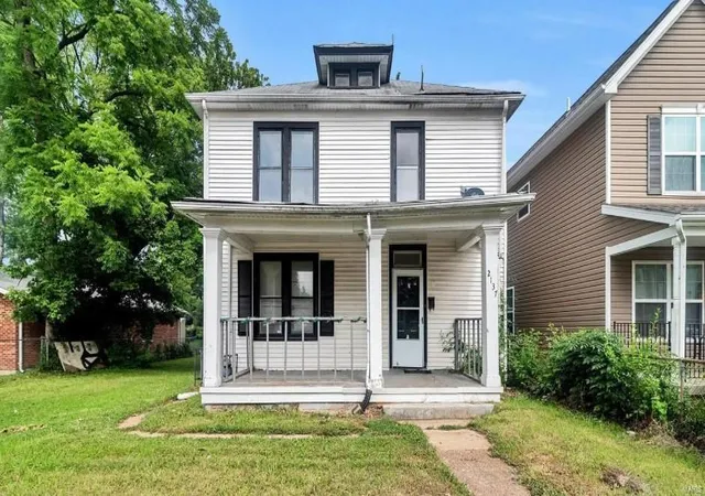 Photo 1 of Single family home for sale at 2137 Erick Ave, Saint Louis, MO 63121 | MLS# 25029283 | Listing updated on 2025-05-05