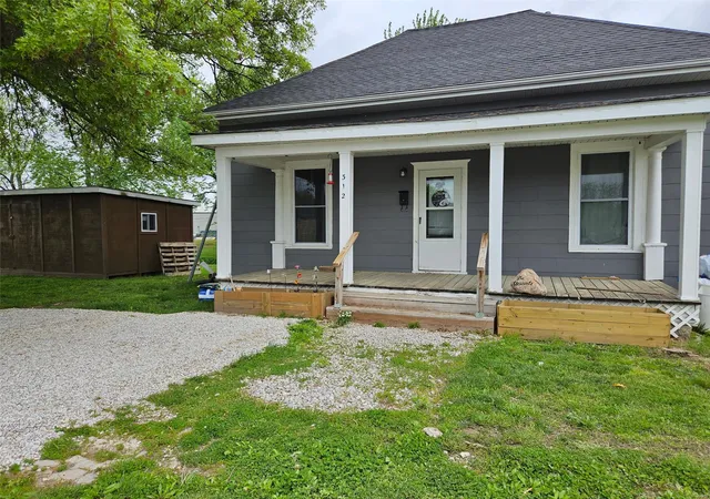 Photo 1 of Single family home for sale at 312 S Locust St, Monroe City, MO 63456 | MLS# 25029424 | Listing updated on 2025-05-05