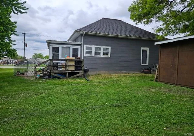 Photo 2 of Single family home for sale at 312 S Locust St, Monroe City, MO 63456 | MLS# 25029424 | Listing updated on 2025-05-05