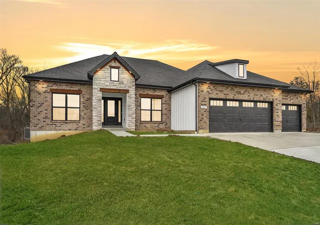 Photo 1 of Single family home for sale at 112 Fiddler's Close Ct #112STB, Washington, MO 63090 | MLS# 25029459 | Listing updated on 2025-05-05