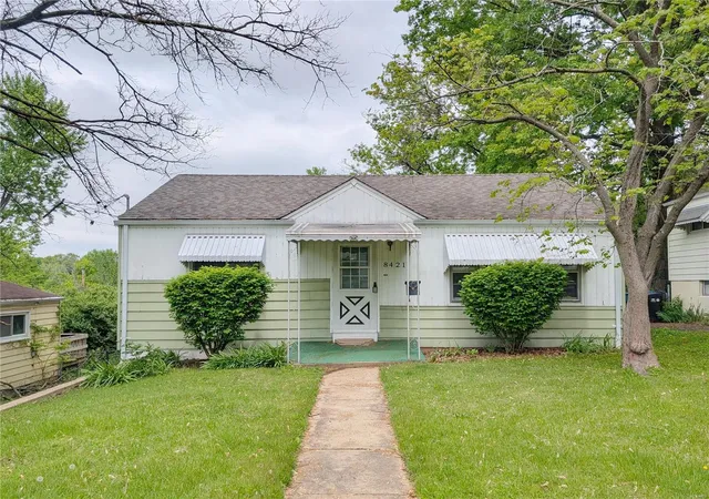 Photo 1 of Single family home for sale at 8421 Betty Lee Ave, Saint Louis, MO 63114 | MLS# 25029512 | Listing updated on 2025-05-08