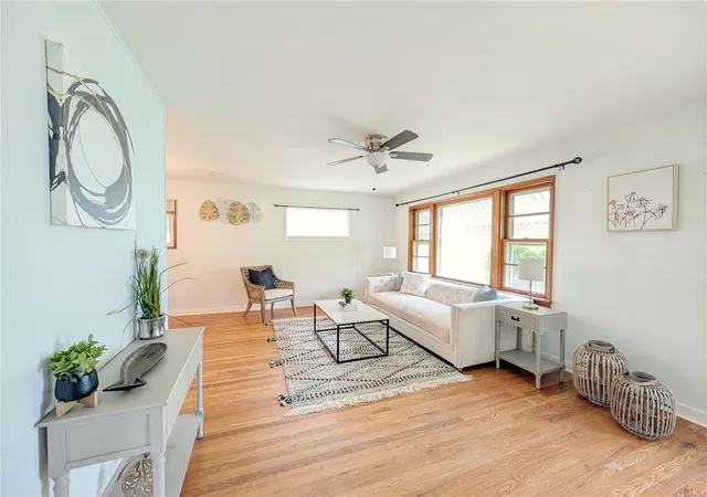Photo 3 of Single family home for sale at 8421 Betty Lee Ave, Saint Louis, MO 63114 | MLS# 25029512 | Listing updated on 2025-05-08