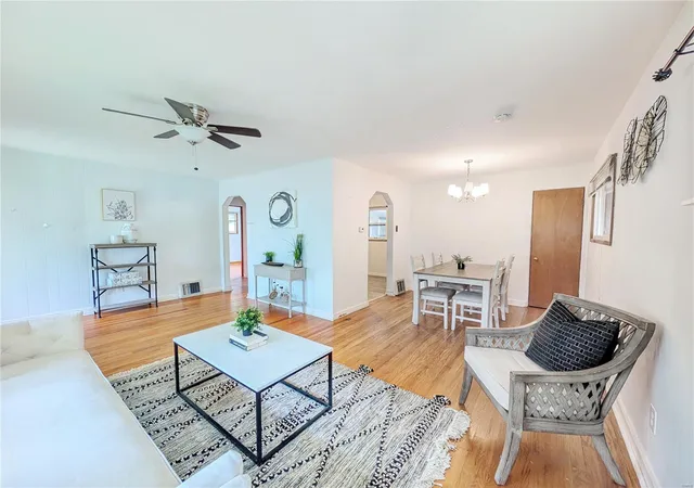 Photo 4 of Single family home for sale at 8421 Betty Lee Ave, Saint Louis, MO 63114 | MLS# 25029512 | Listing updated on 2025-05-08